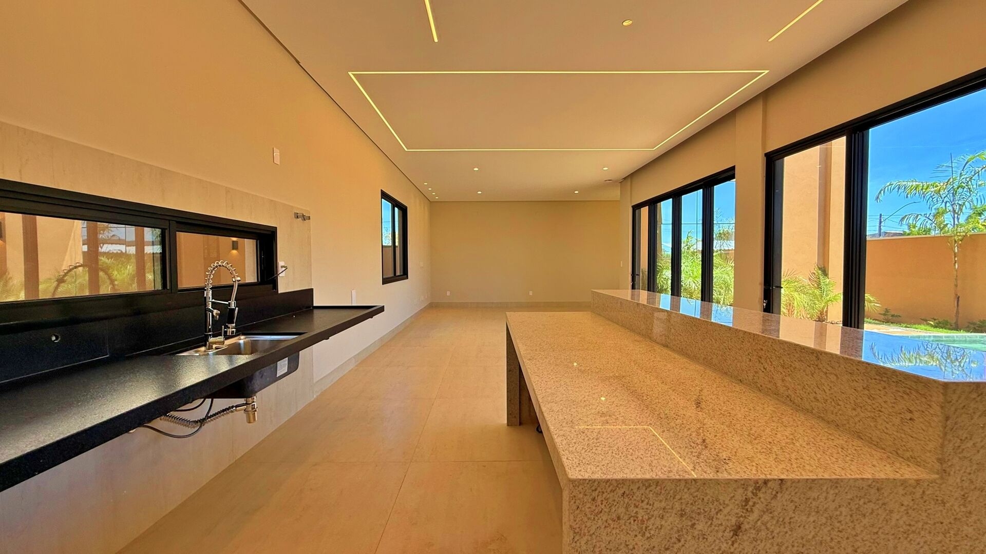 Sobrado 4 Suítes, 305 m² c/ Lazer à Venda no Condomínio Alphaville Palmas — foto