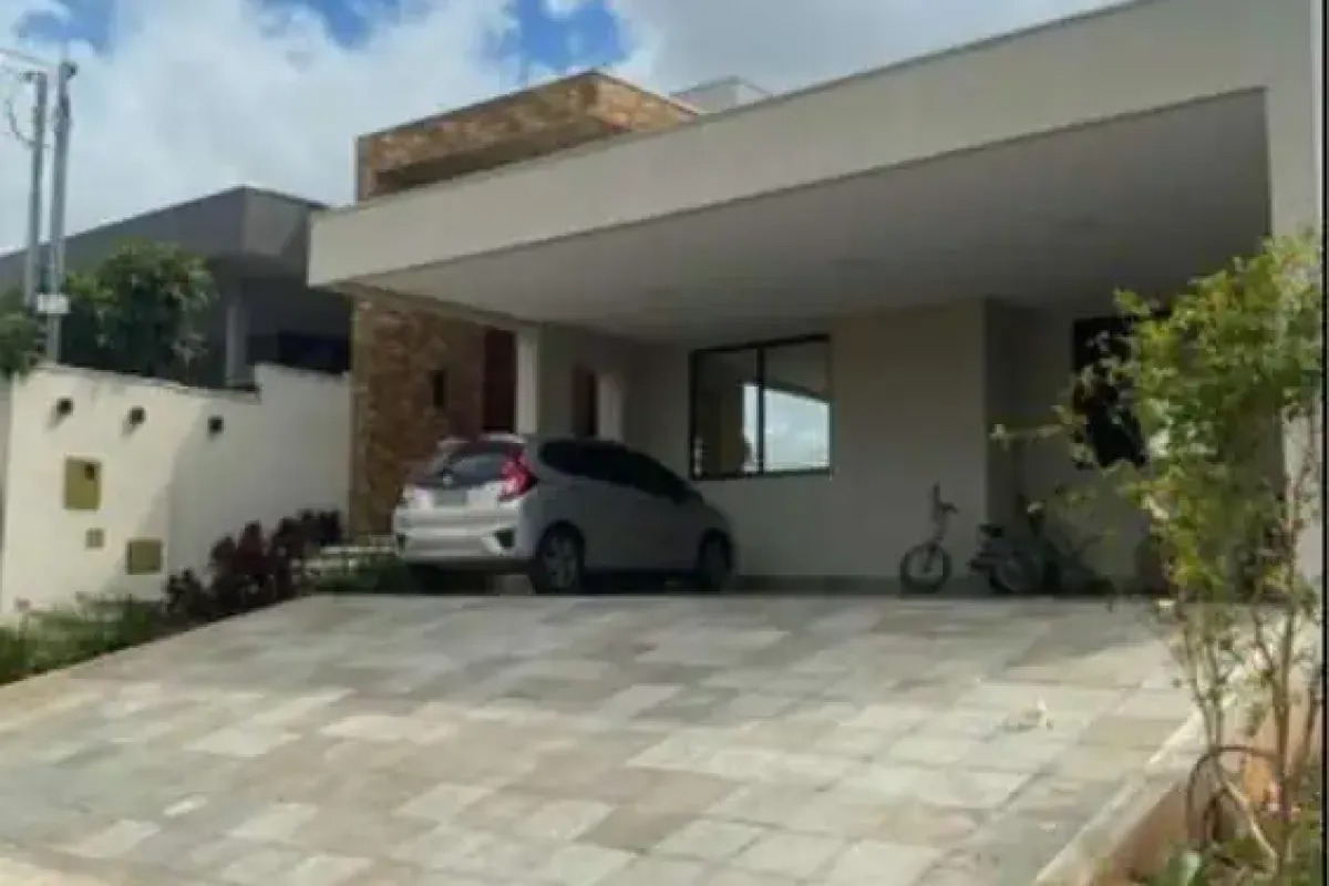 Casa à venda no bairro Sítio de Recreio Ipê - Goiânia/GO — foto