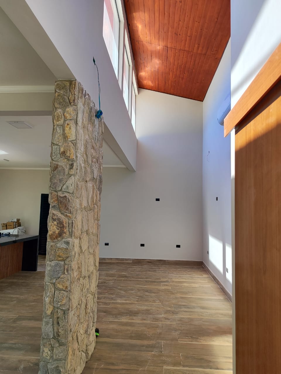 Casa 4 Quartos para Venda no Setor Iate - Santa Cristina XIII — foto