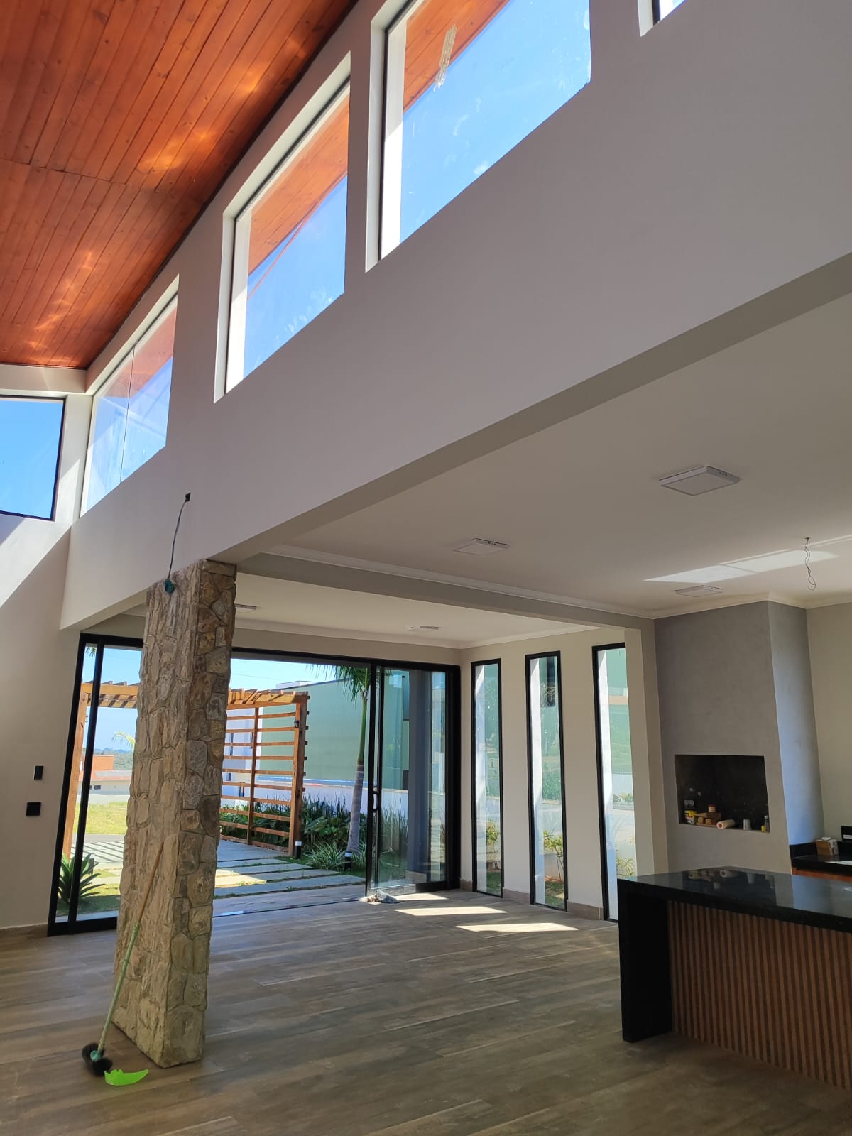 Casa 4 Quartos para Venda no Setor Iate - Santa Cristina XIII — foto