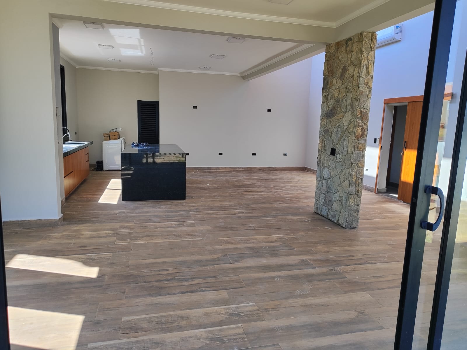 Casa 4 Quartos para Venda no Setor Iate - Santa Cristina XIII — foto