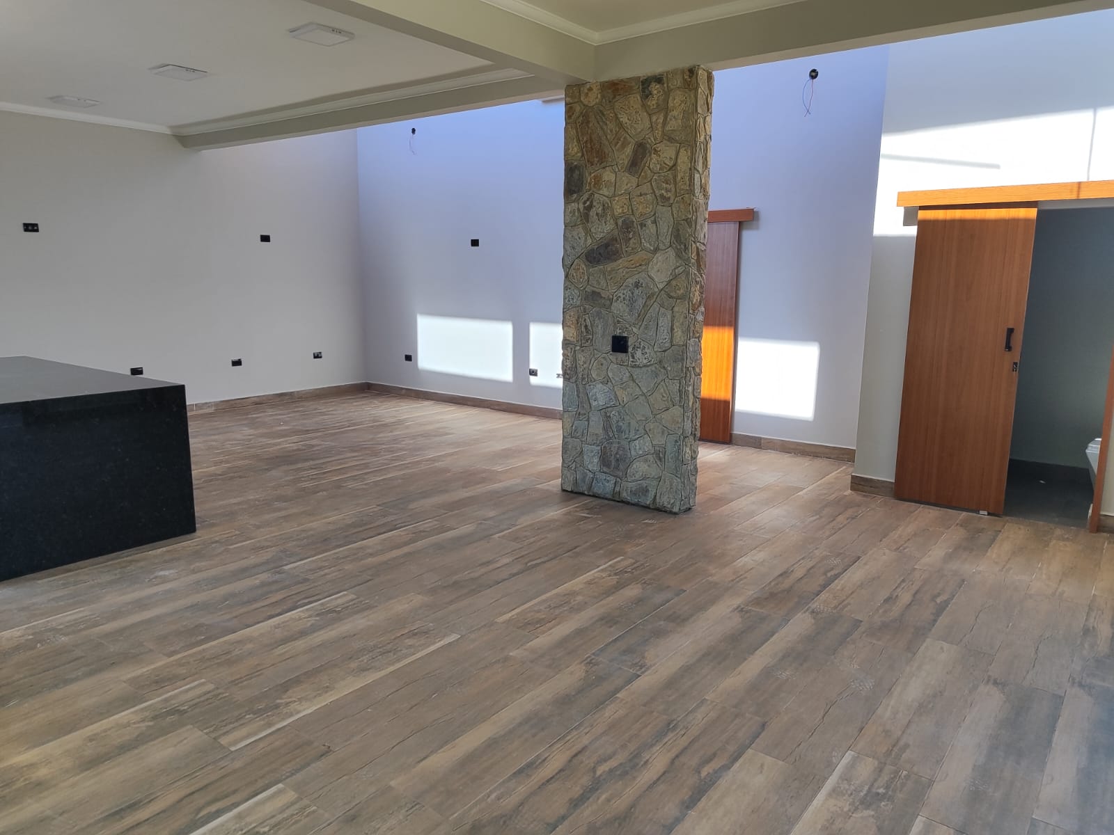 Casa 4 Quartos para Venda no Setor Iate - Santa Cristina XIII — foto