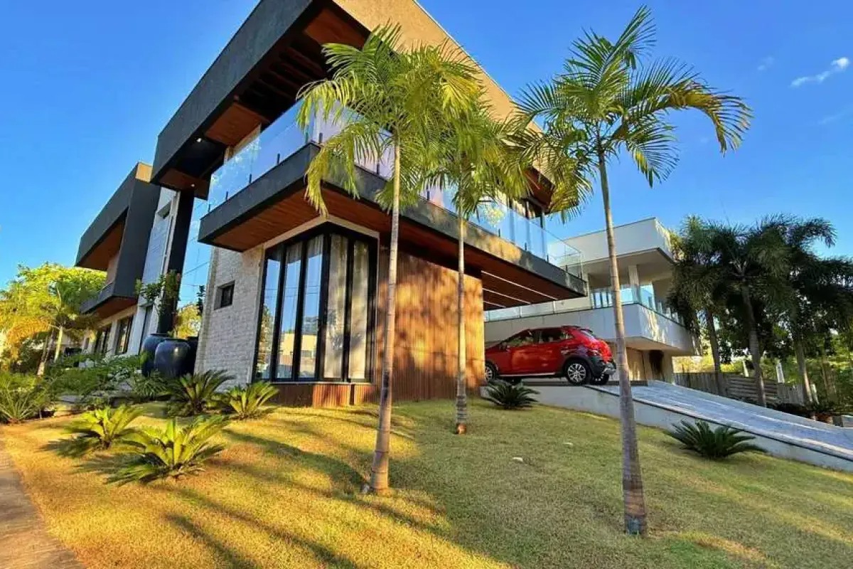Sobrado em frente ao Lago com 4 Quartos, 452 m² à Venda no Condomínio Mirante do Lago — foto
