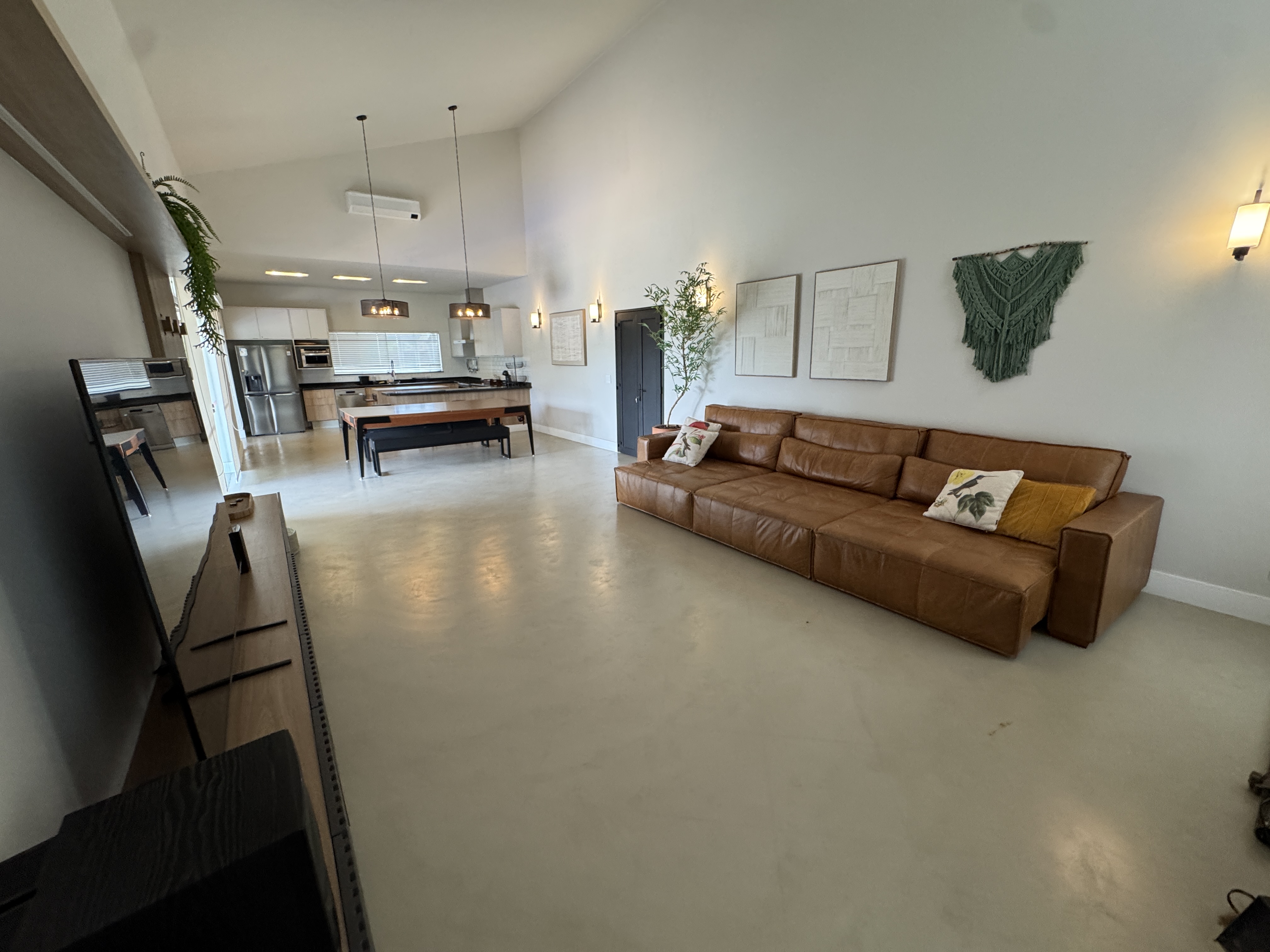 Casa 4 Quartos para Venda no Setor Iate - Santa Cristina XIII — foto