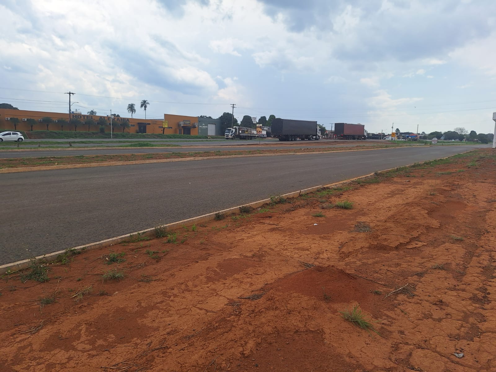 à Venda – Às Margens da BR-060 | Alexânia - GO — foto