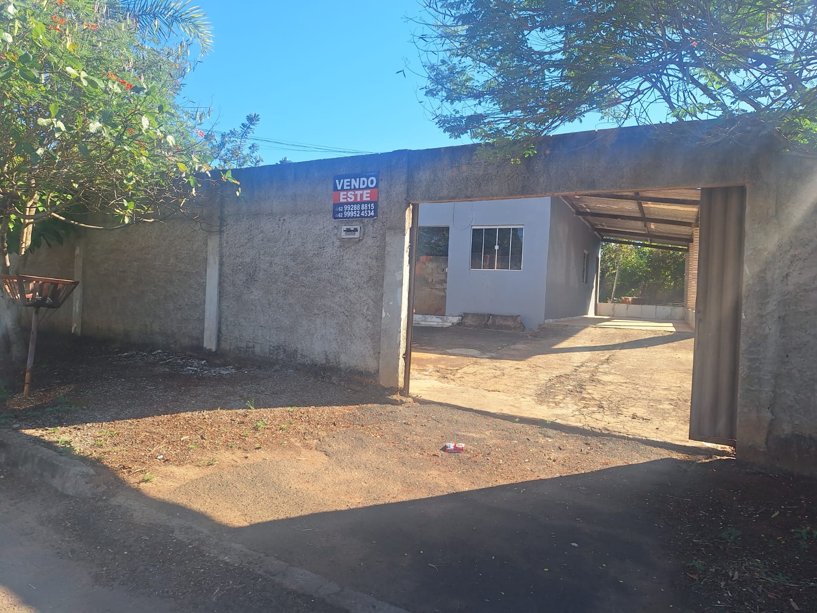 Casa à Venda + Barraco Anexo - Alexânia / GO — foto