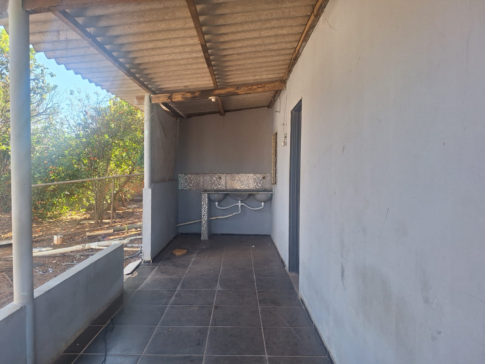Casa à Venda + Barraco Anexo - Alexânia / GO — foto