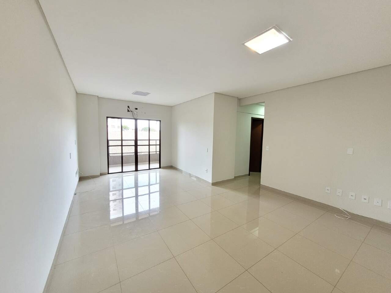 Apartamento para Locação com 3 Quartos – Jardim Tropical | Dourados/MS — foto