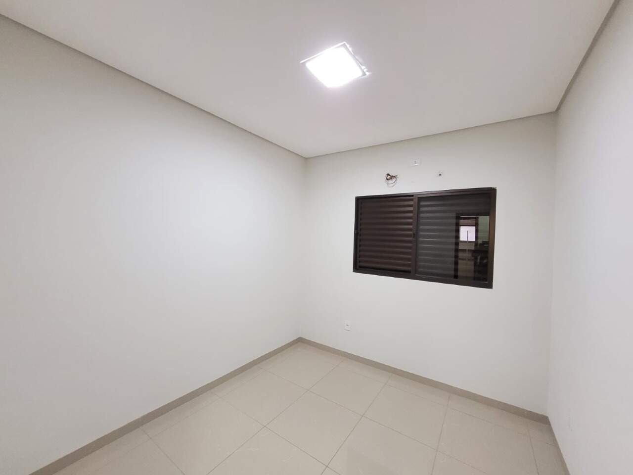Apartamento para Locação com 3 Quartos – Jardim Tropical | Dourados/MS — foto