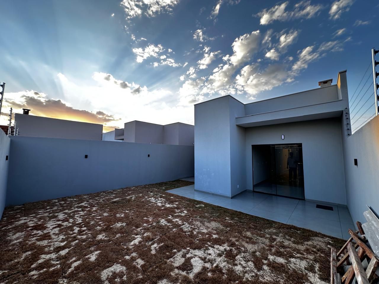 Casa à Venda com 3 Quartos – Residencial Monte Carlo | Dourados/MS — foto