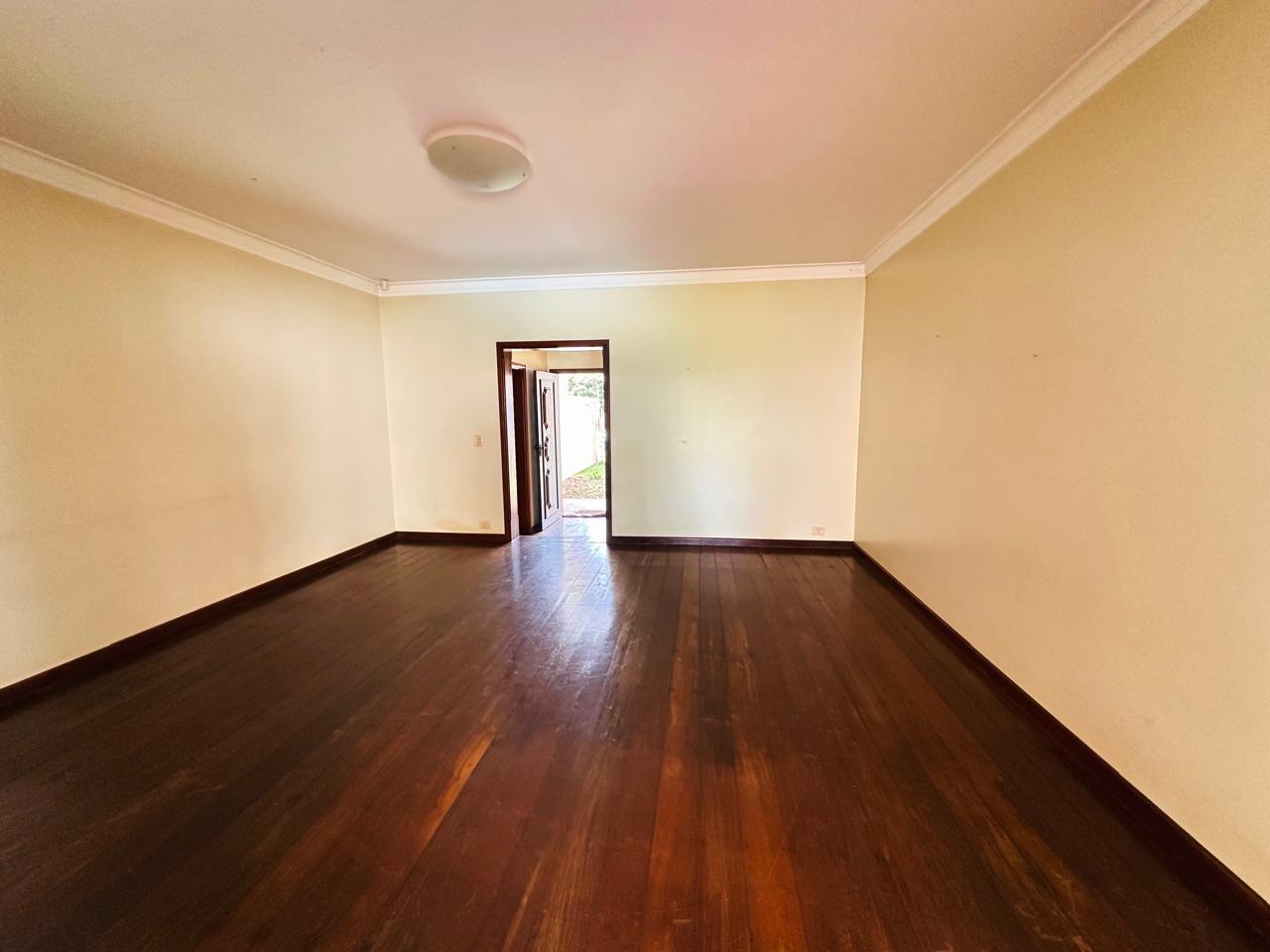 Casa de Alto Padrão à Venda – Região Central | Dourados/MS — foto