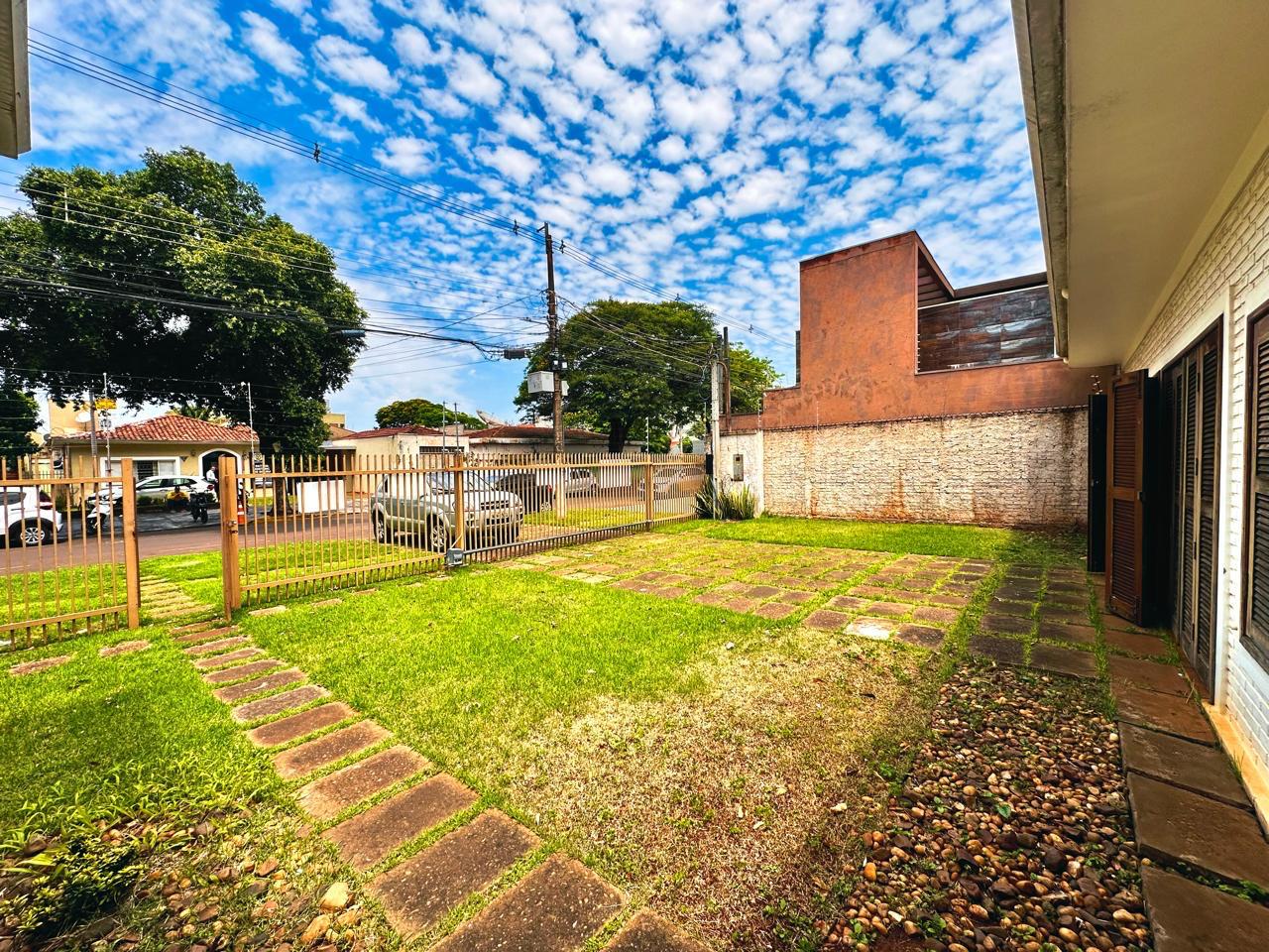 Casa de Alto Padrão à Venda – Região Central | Dourados/MS — foto