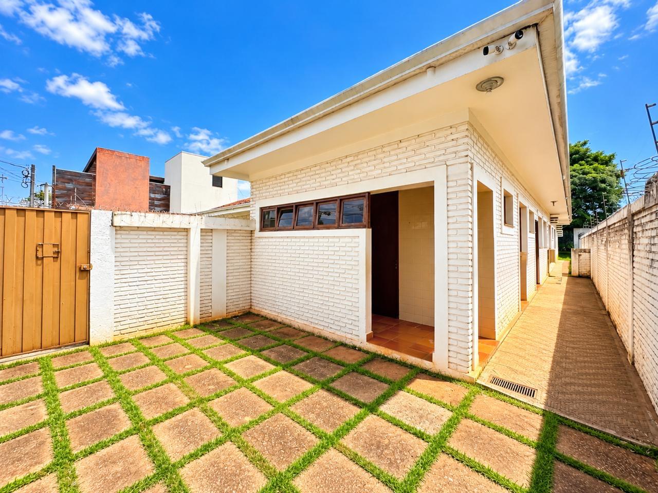 Casa de Alto Padrão à Venda – Região Central | Dourados/MS — foto