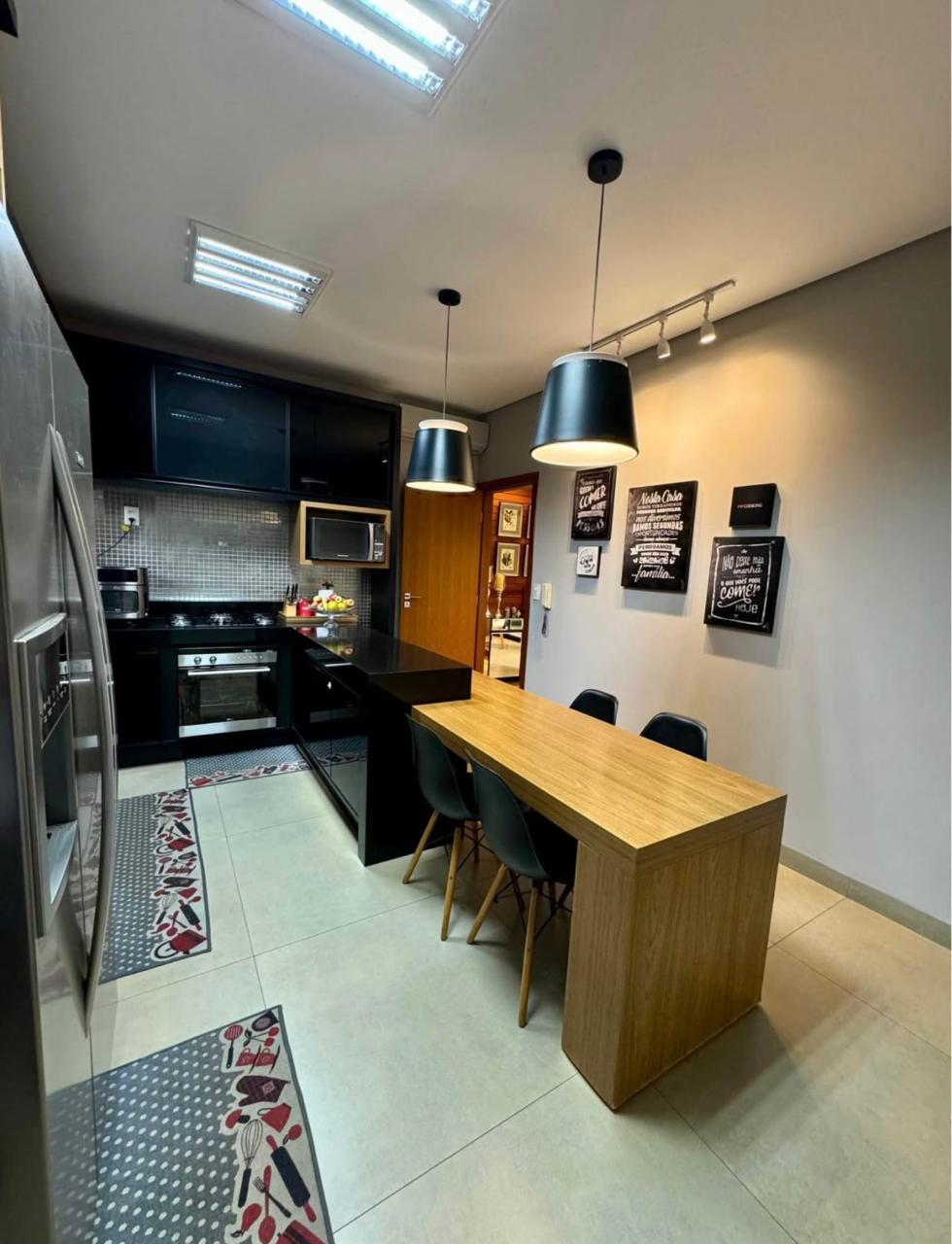 Sobrado de Alto Padrão à Venda com 4 Suítes – Ecoville | Dourados/MS — foto
