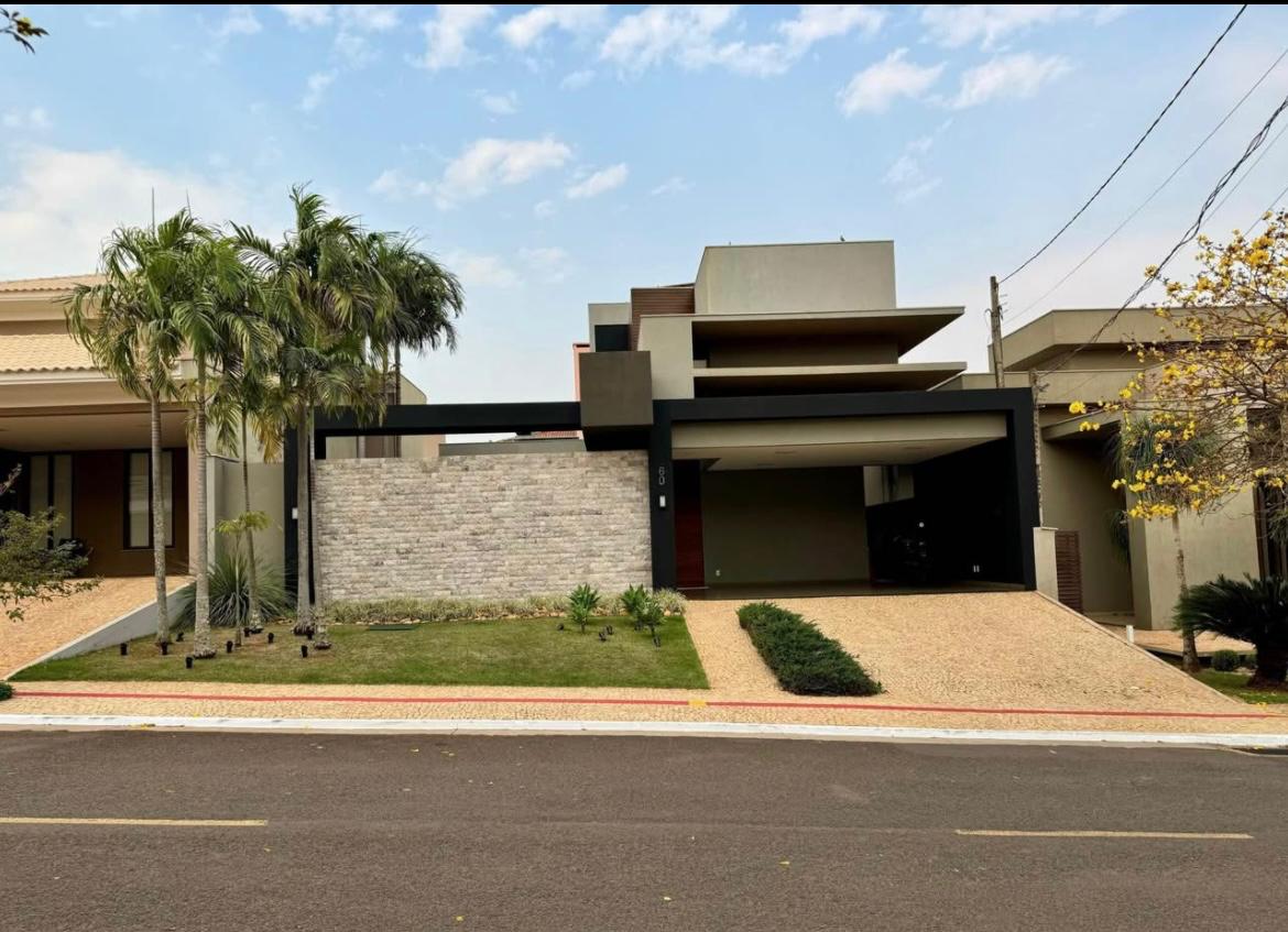 Sobrado de Alto Padrão à Venda com 4 Suítes – Ecoville | Dourados/MS — foto