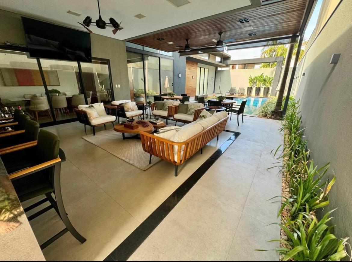 Sobrado de Alto Padrão à Venda com 4 Suítes – Ecoville | Dourados/MS — foto