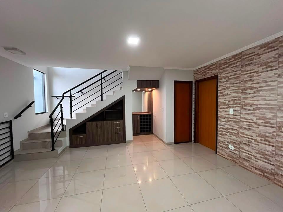 Sobrado à Venda com 3 Quartos – Santa Fé | Dourados/MS — foto