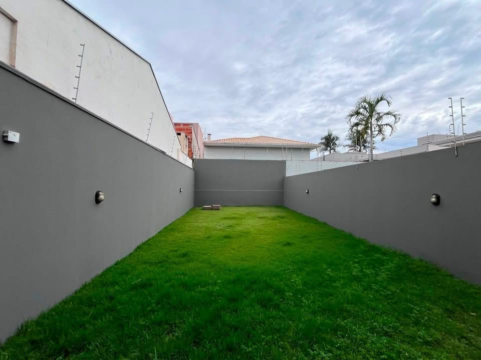 Sobrado à Venda com 3 Quartos – Santa Fé | Dourados/MS — foto