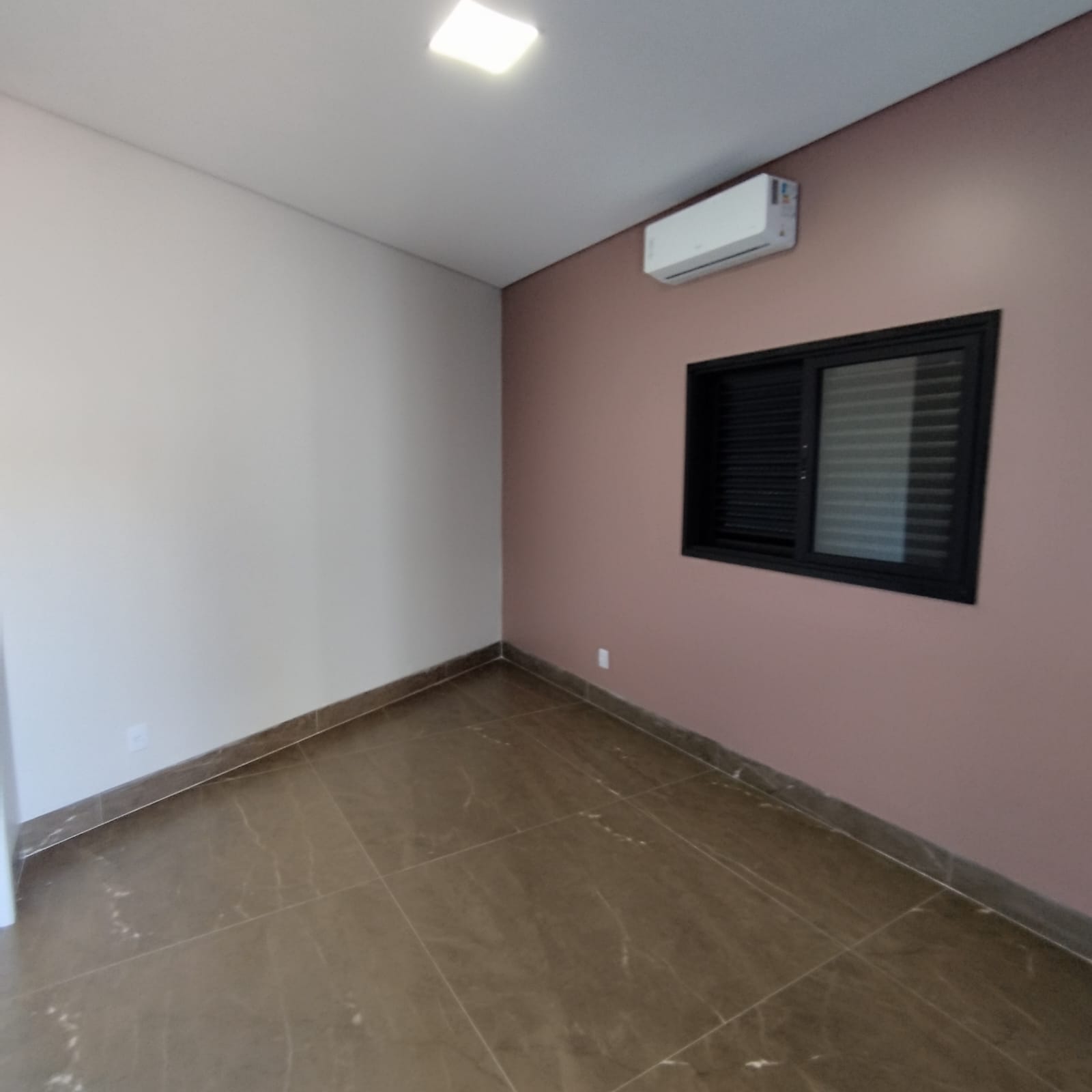 Casa de Alto Padrão à Venda com 4 Suítes – Jardim Girassol | Dourados/MS — foto