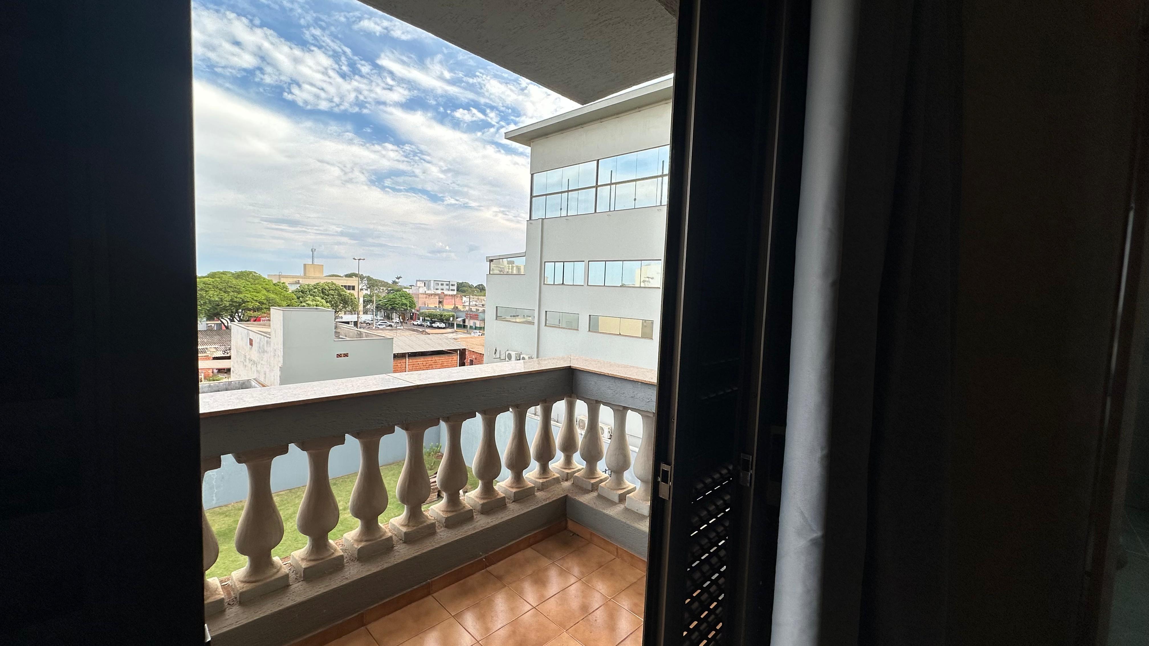 Apartamento à Venda com 3 Suítes – Centro | Dourados/MS — foto