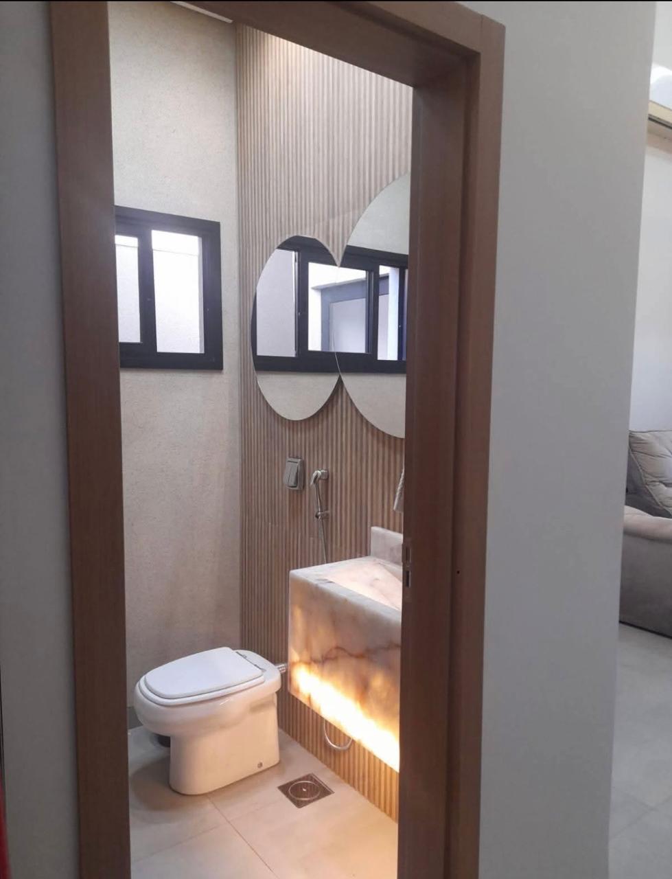 Casa de Alto Padrão à Venda com 4 Quartos – Santa Fé | Dourados/MS — foto