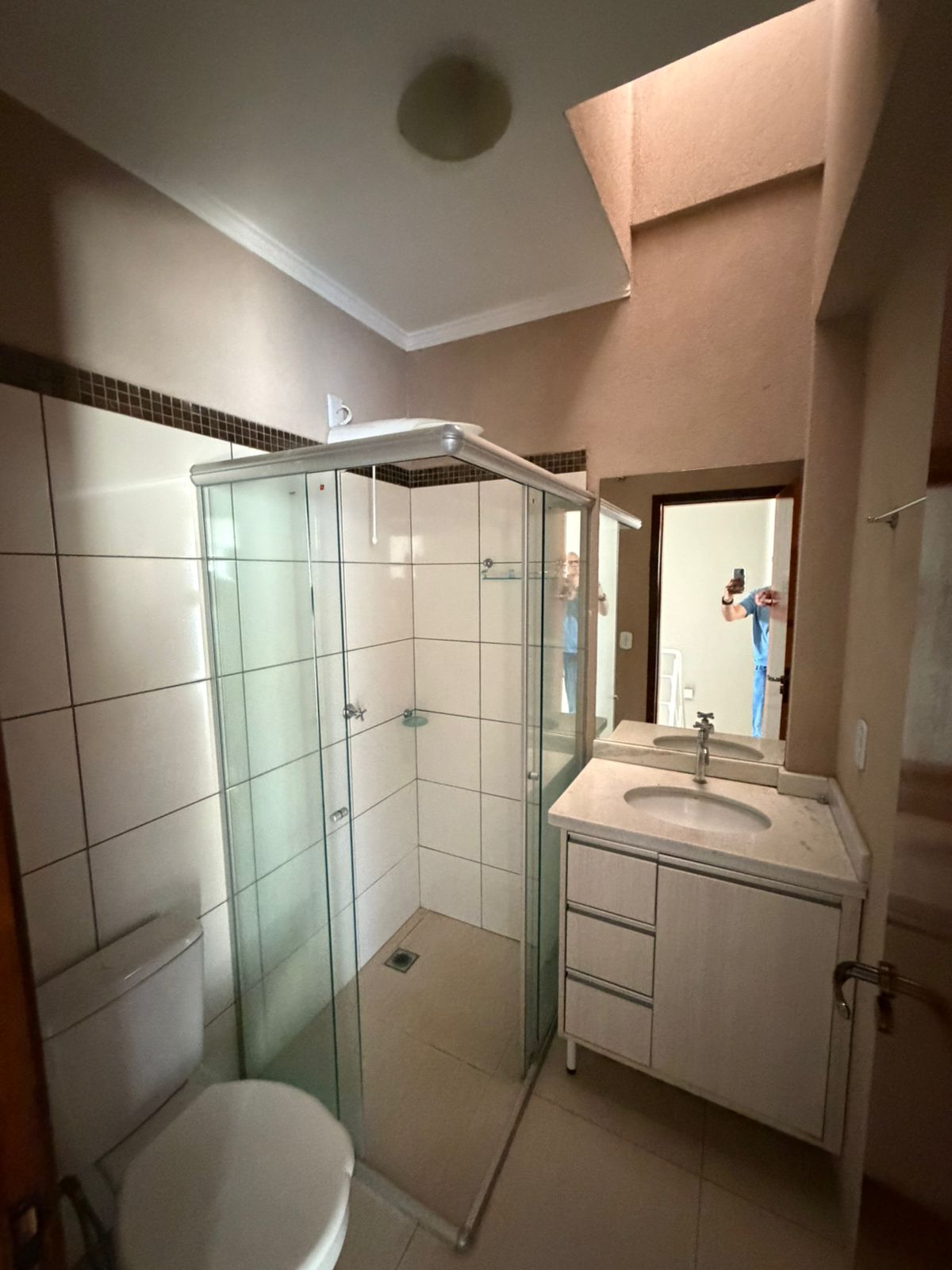 Sobrado para Locação com 3 Quartos – Dourados/MS — foto