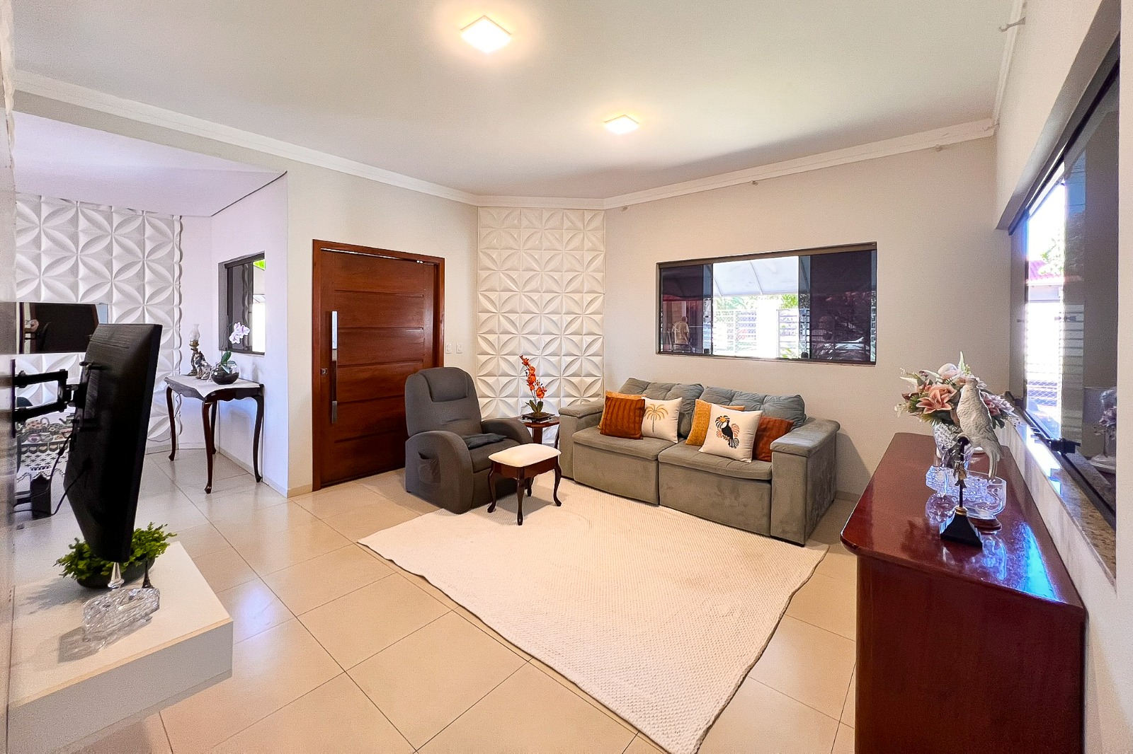 Sobrado de Alto Padrão à Venda com 4 Suítes – Jardim Girassol / Itaipu | Dourados/MS — foto