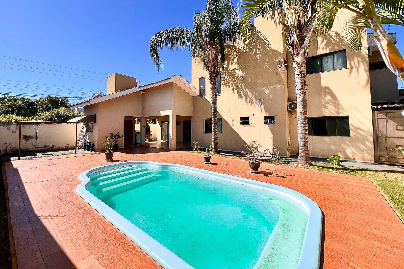 Sobrado de Alto Padrão à Venda com 4 Suítes – Jardim Girassol / Itaipu | Dourados/MS — foto