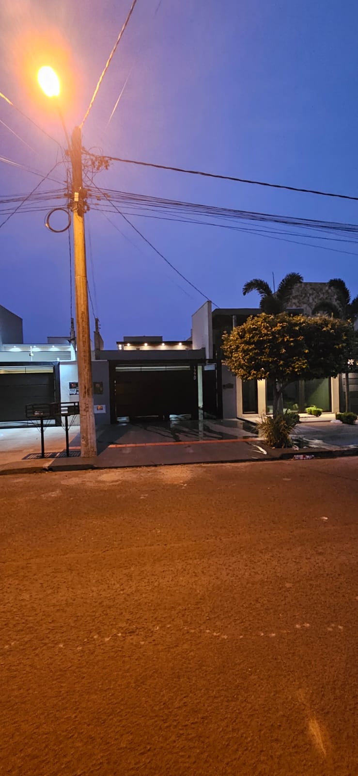 Casa à Venda com 4 Quartos – Santa Fé | Dourados/MS — foto