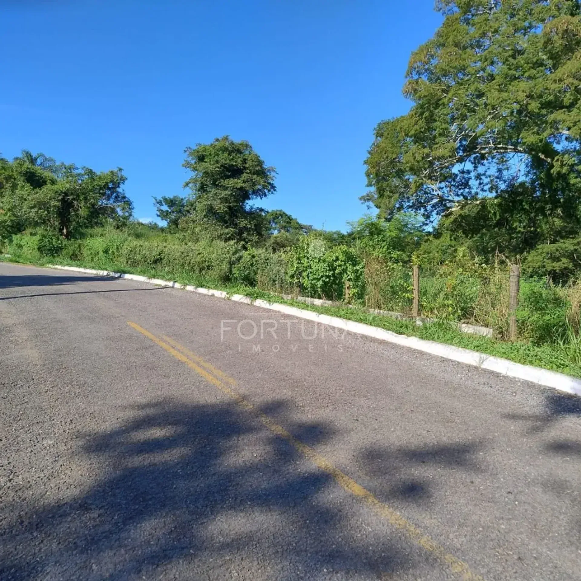 Terreno à Venda – Condomínio Águas da Serra | Hidrolândia/GO — foto