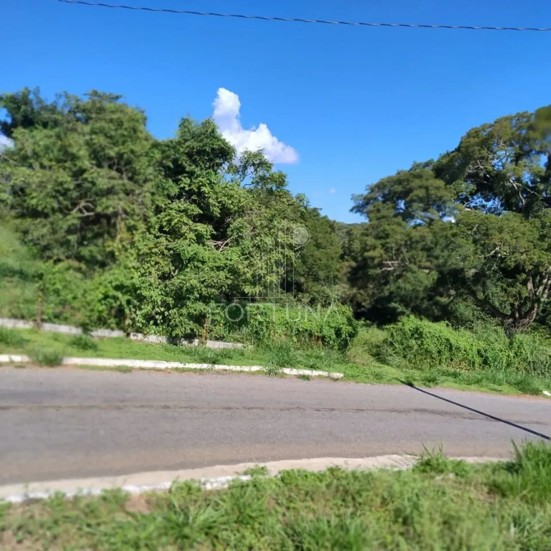 Terreno à Venda – Condomínio Águas da Serra | Hidrolândia/GO — foto