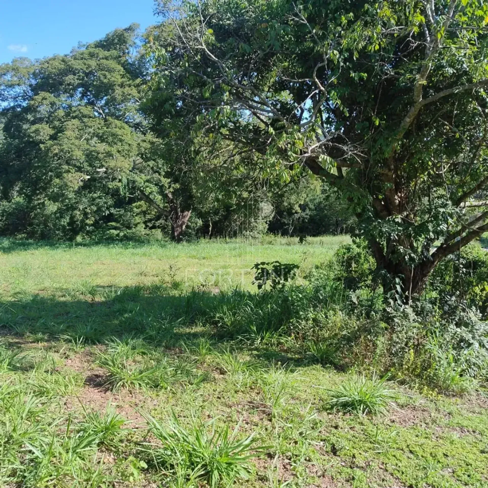 Terreno à Venda – Condomínio Águas da Serra | Hidrolândia/GO — foto
